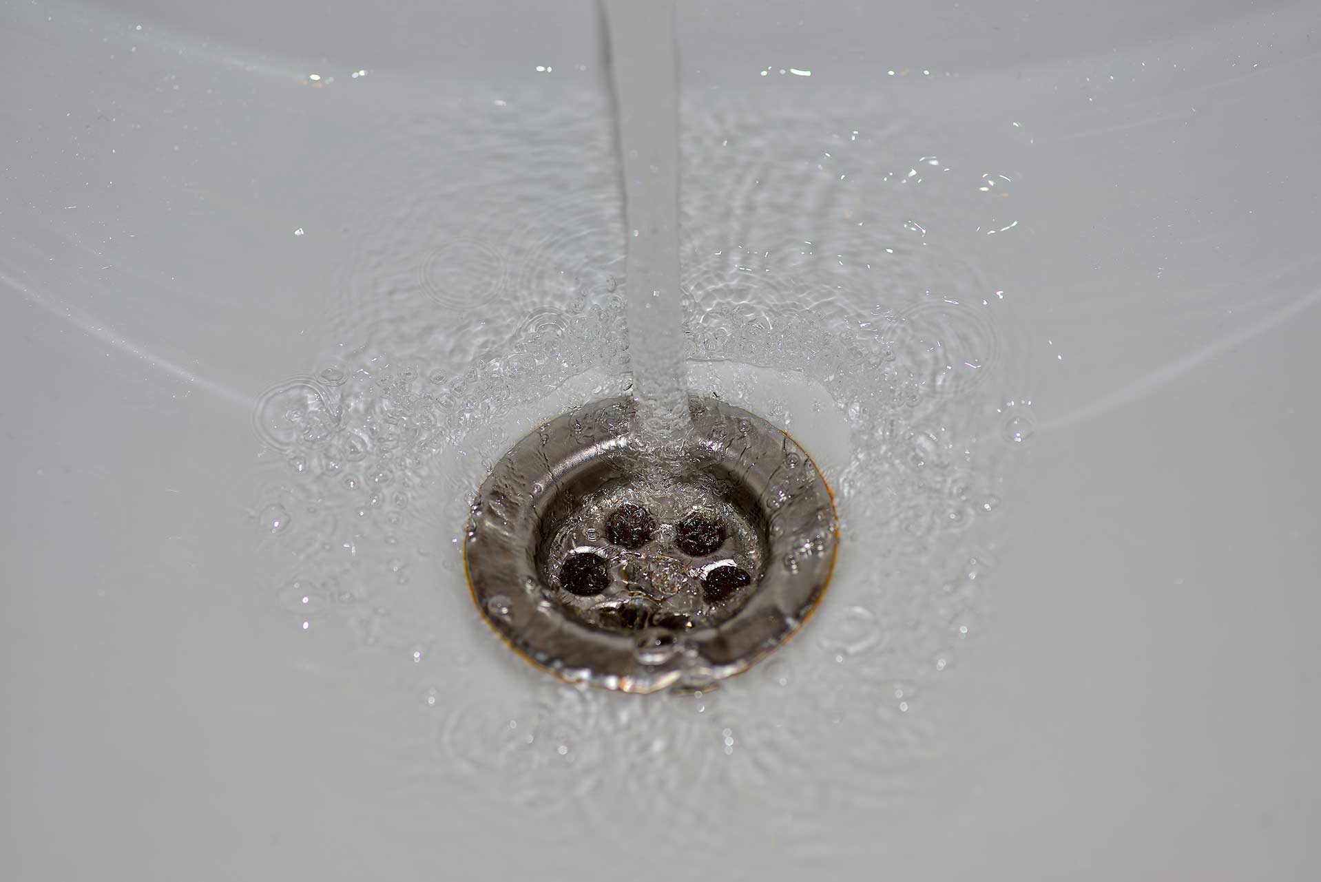A2B Drains provides services to unblock blocked sinks and drains for properties in Aldershot.